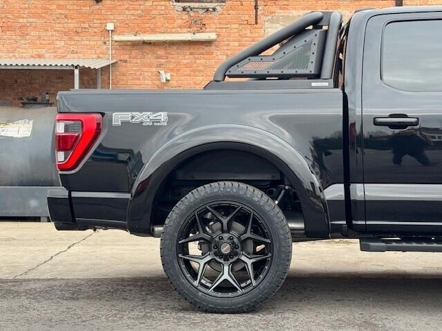 Ford F 150 LARIAT 5.0L V8 4x4 SUPERCREW - BLACK ROCK