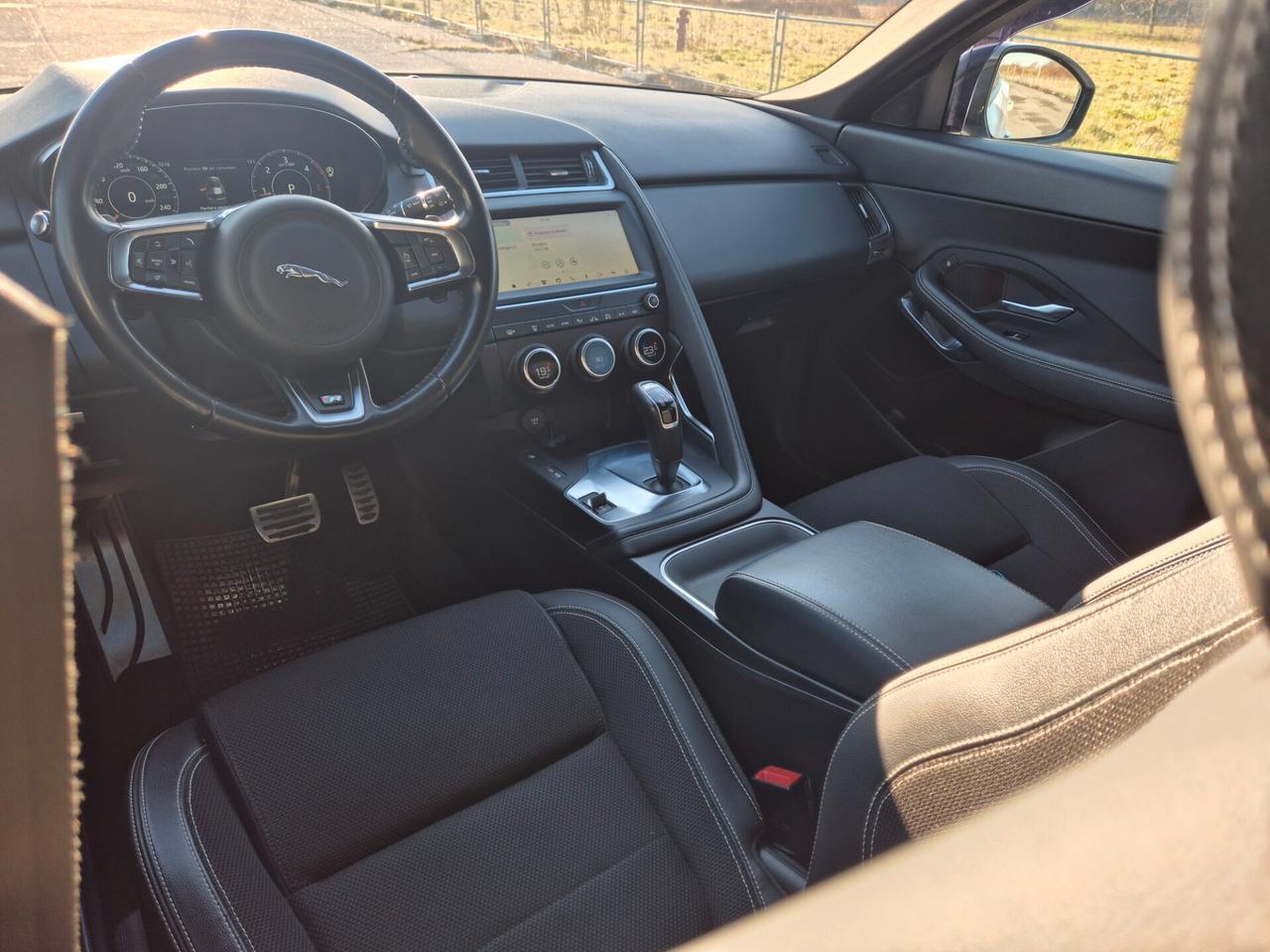 Jaguar E-Pace 2.0D 180 CV AWD R-Dynamic 52000 Km Motore