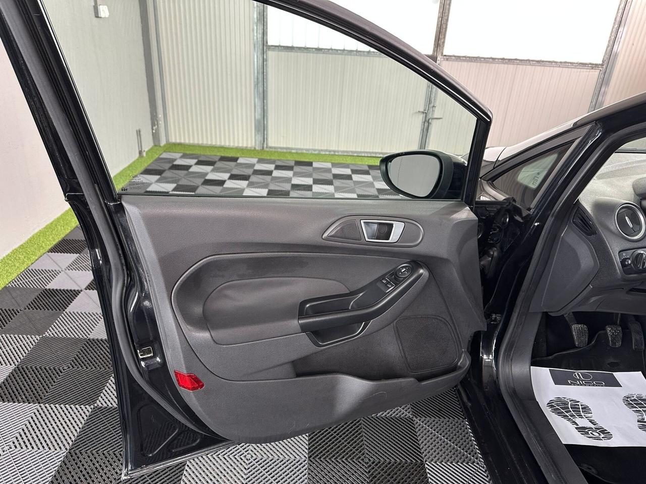 Ford Fiesta 1.5 TDCi 75CV 5 porte Titanium