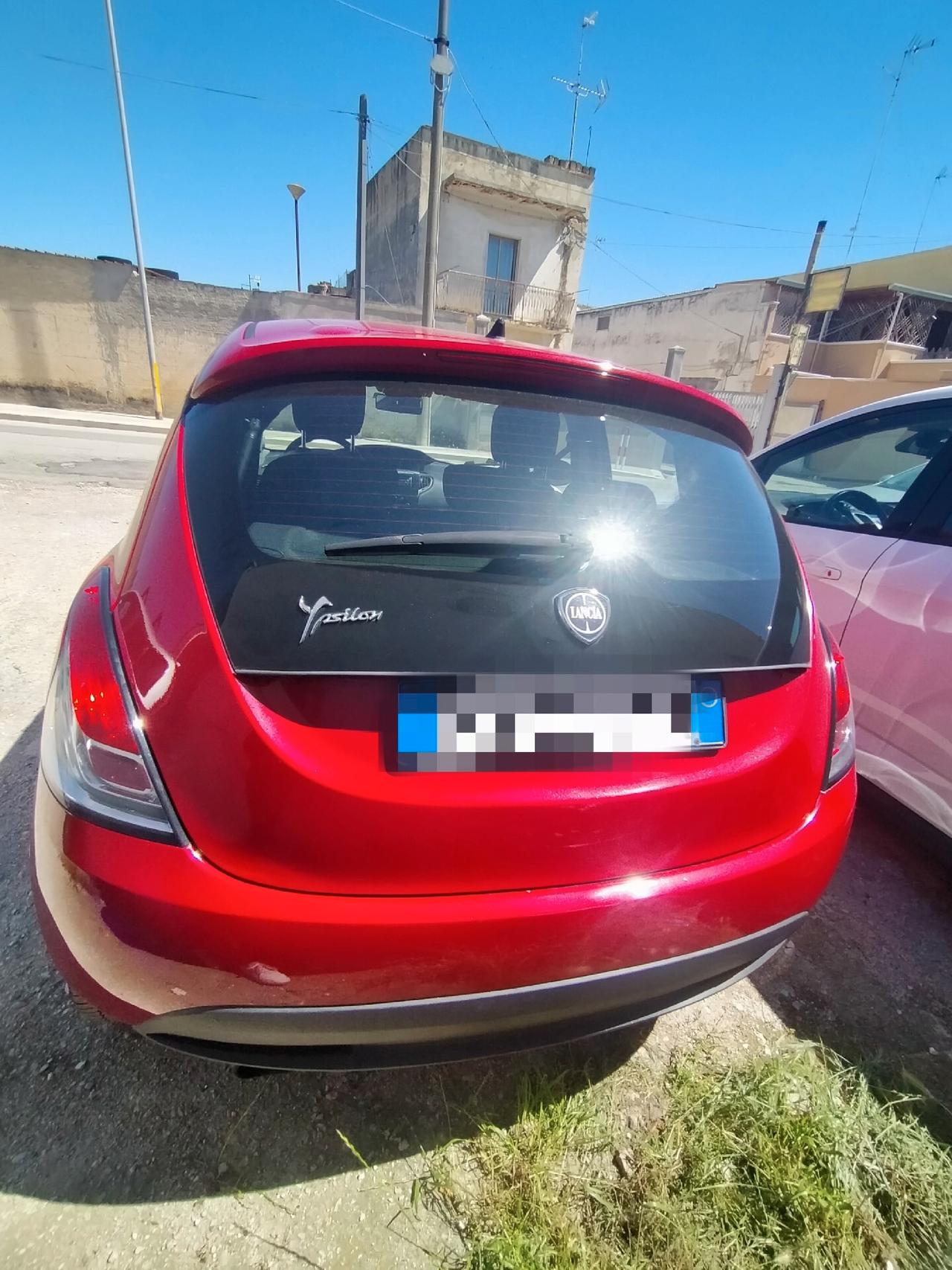 Lancia Ypsilon 1.2 69 CV 5 porte Silver