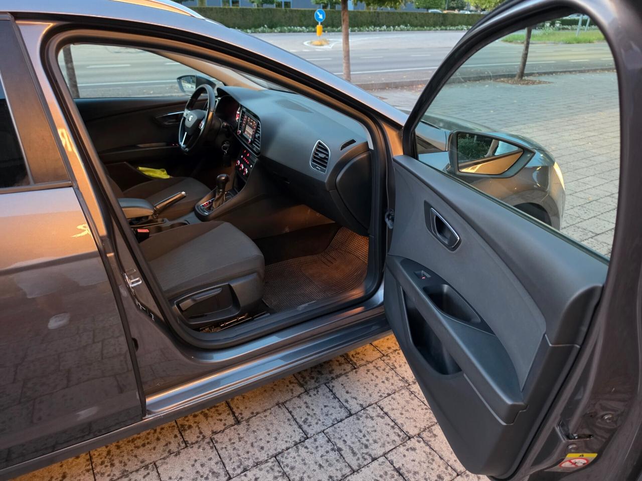 Seat Leon 1.6 TDI 105 CV DSG 3p. Start/Stop Style
