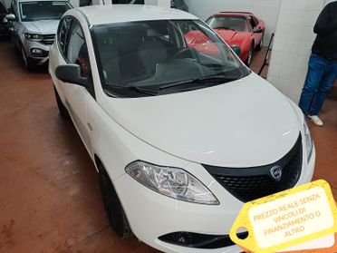 Lancia Ypsilon 5 Porte Ypsilon 1.0 firefly hybrid Silver s&s 70cv