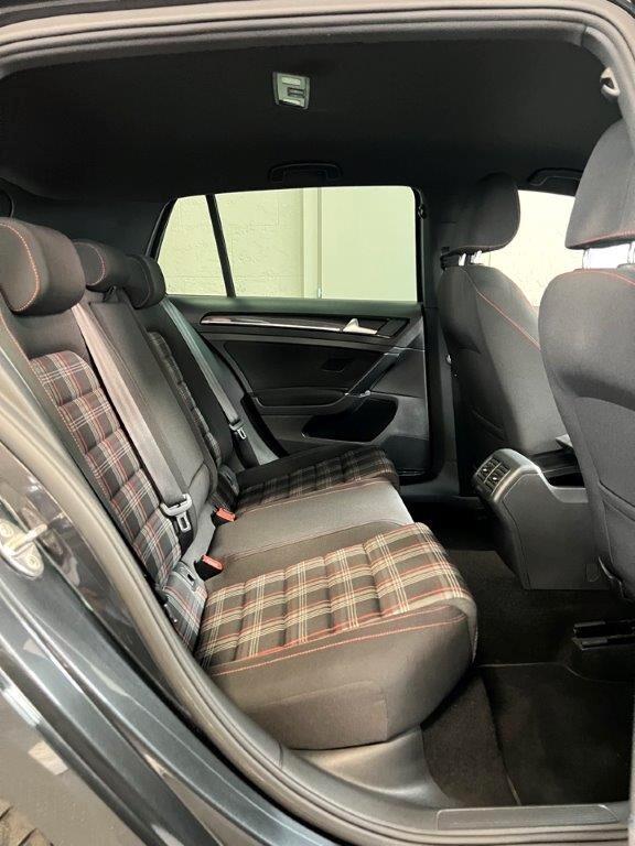 Volkswagen Golf GTI Performance 2.0 TSI DSG 5p