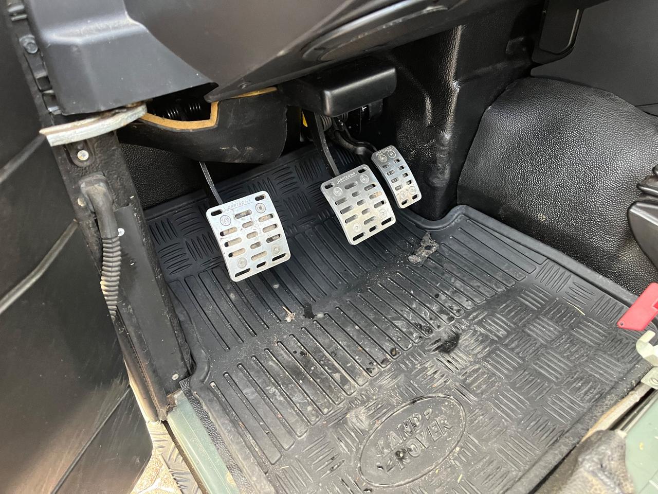 Land Rover Defender 110 2.4 TD4 Station Wagon SE