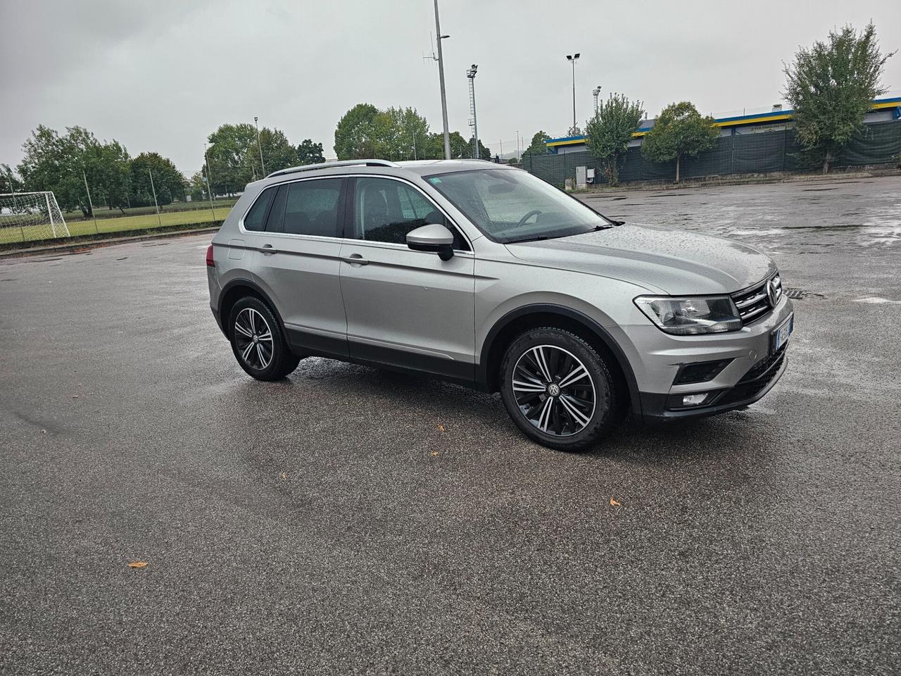 Volkswagen Tiguan 2.0 TDI SCR DSG Business BlueMotion Technology