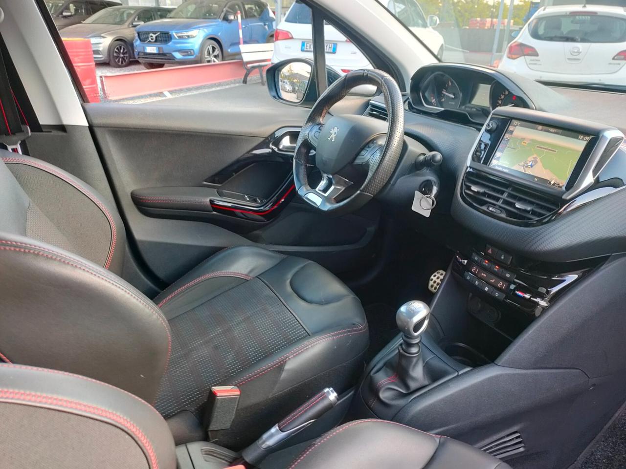 Peugeot 208 BlueHDi 120 S&S 5 porte GT Line NEOPATENTATI