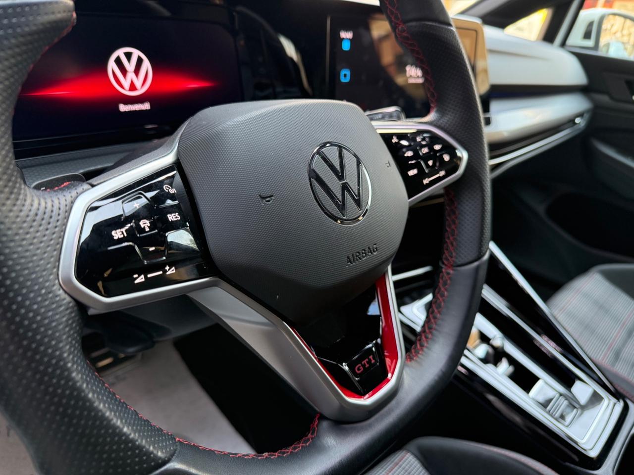 Volkswagen Golf GTI 2.0 TSI DSG PERFORMANCE