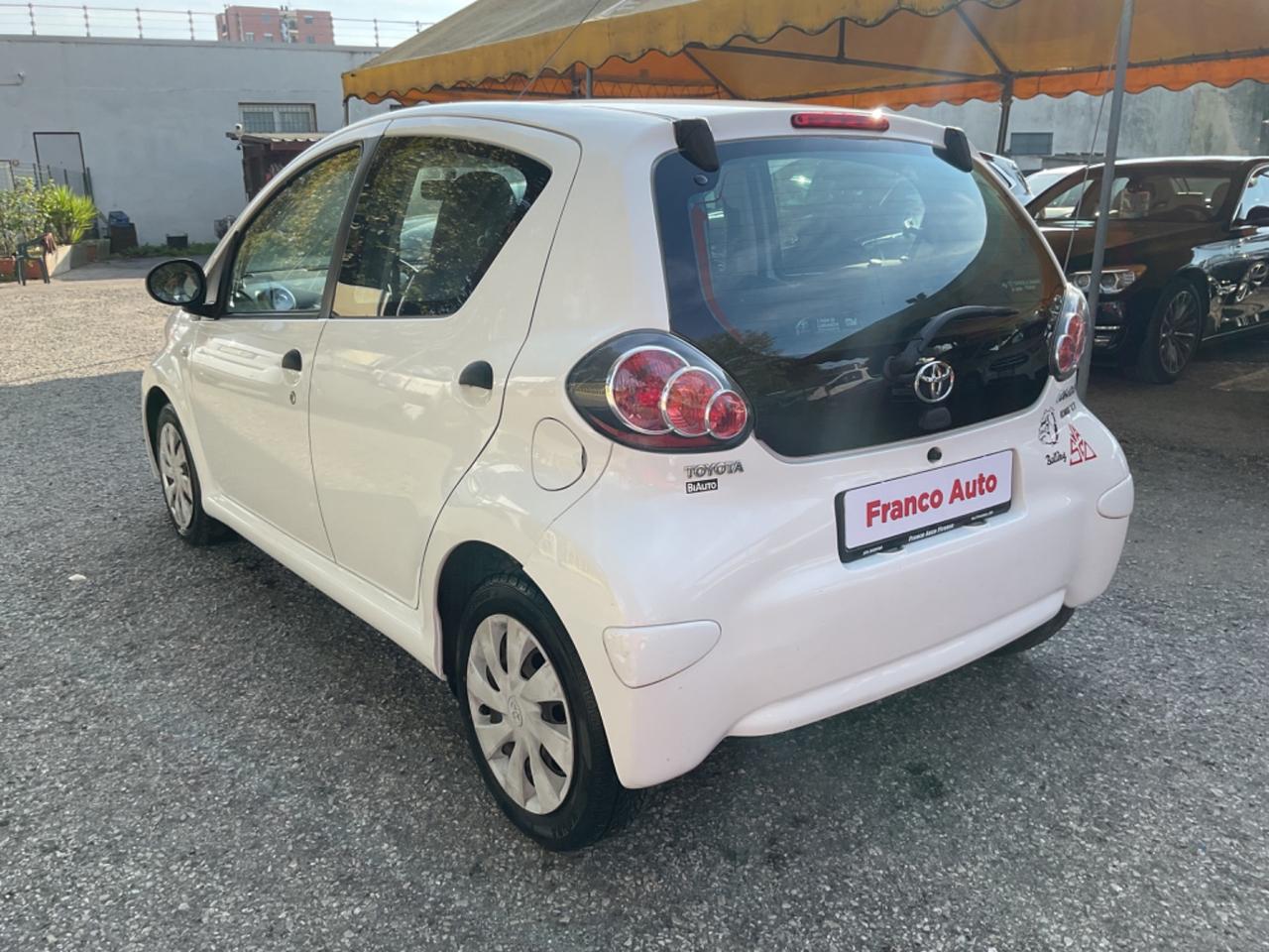 Toyota Aygo 1.0 5 porte Connect OK NEOPATENTATI