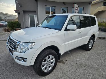 Mitsubishi Pajero 3.2 DI-D 16V aut. 5p. Instyle DPF CARPLAY