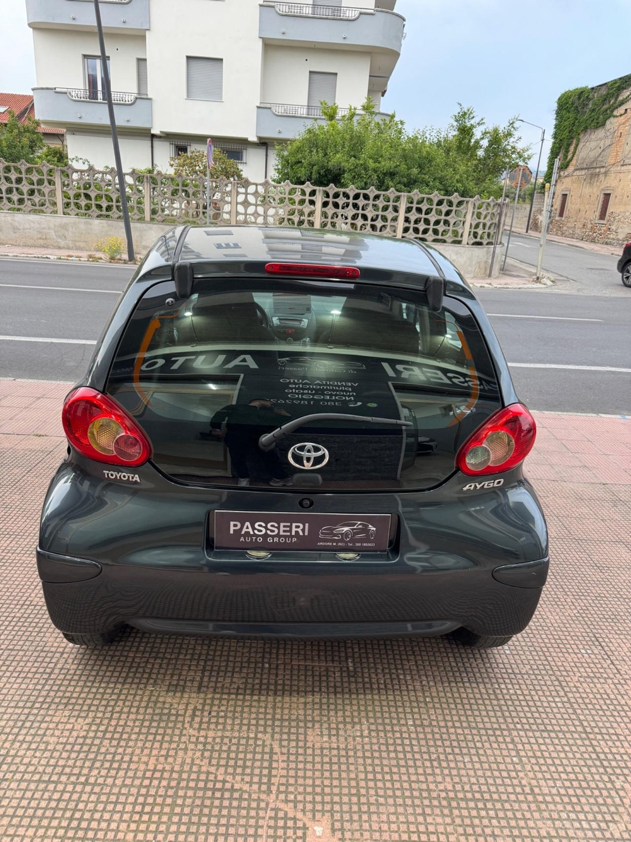 Toyota Aygo 1.0 12V VVT-i 5 porte Sol