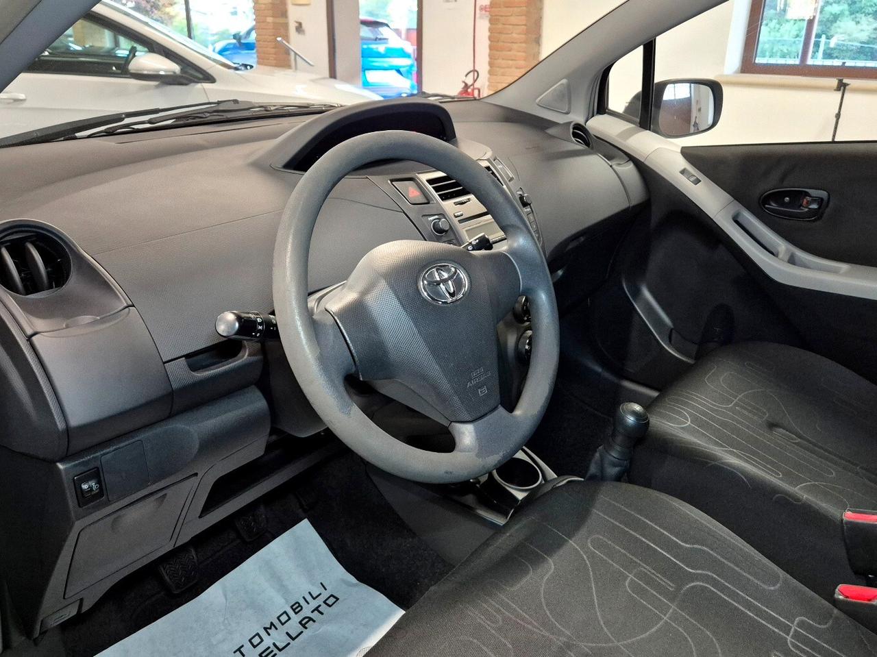 Toyota Yaris 1.0 5 porte Sol