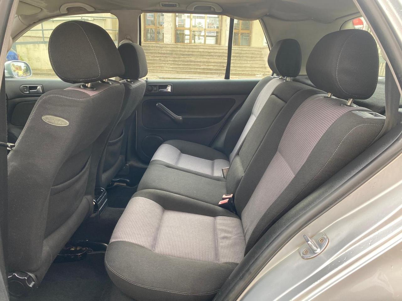 Volkswagen Golf 1.9 TDI 130CV 5p HIGHLINE 6M