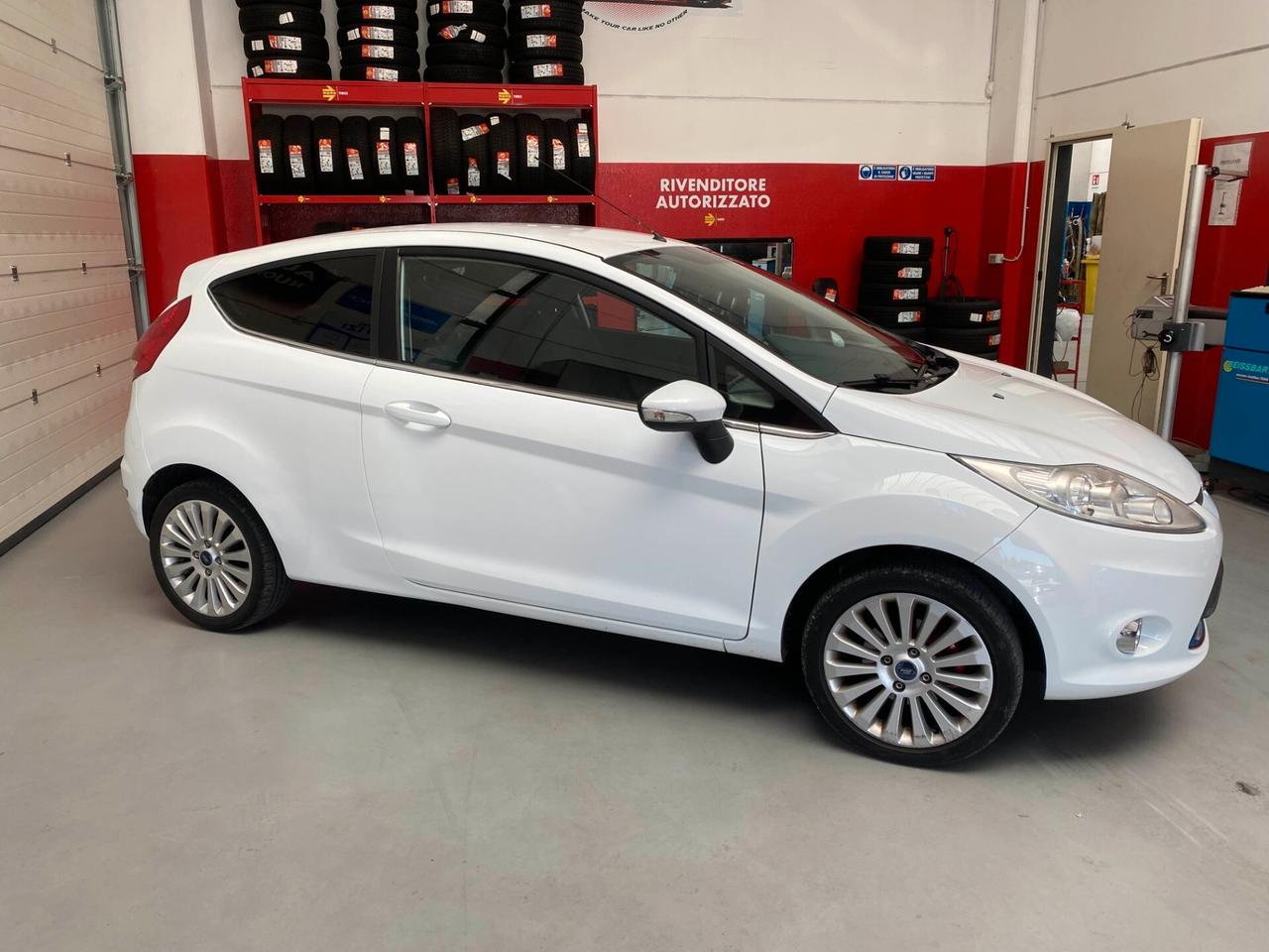 Ford Fiesta 1.4 TDCi 68CV 3 porte Titanium