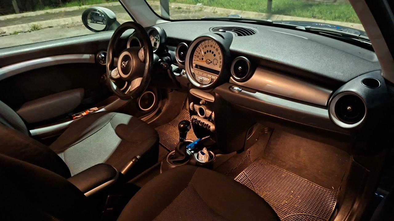 Mini 1.6 16V Cooper D automatica 2009