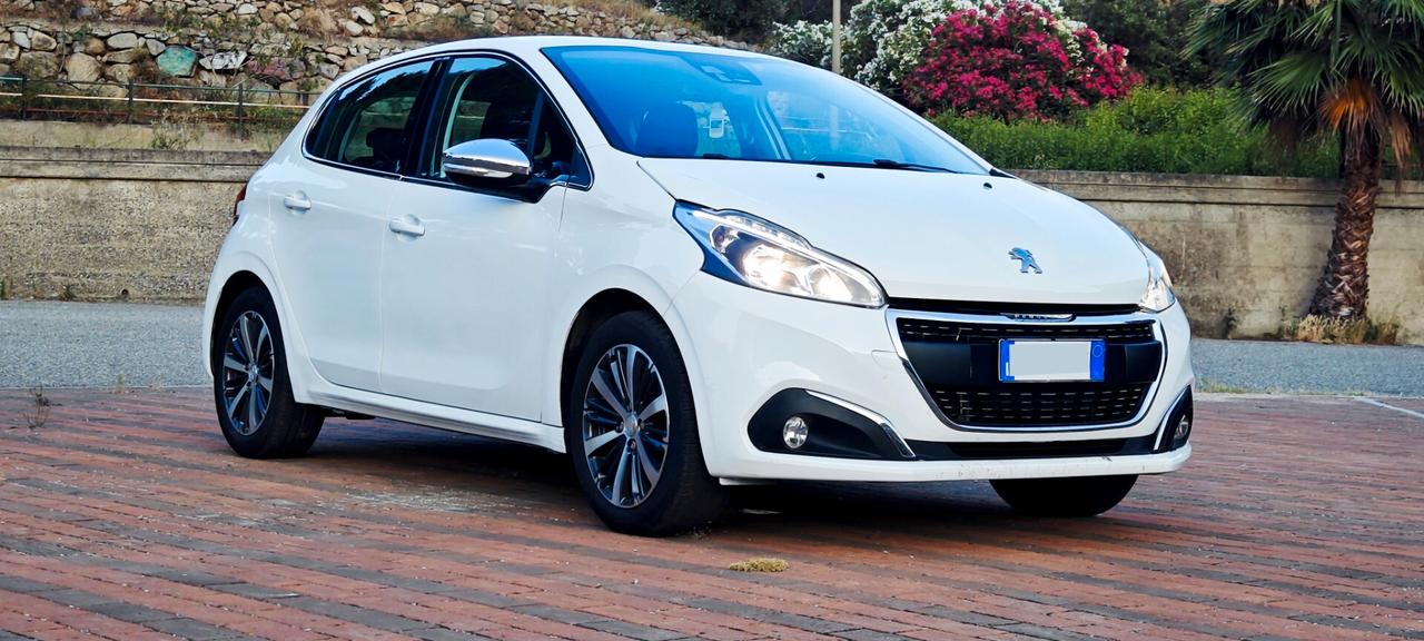 Peugeot 208 PureTech 82 5 porte Allure