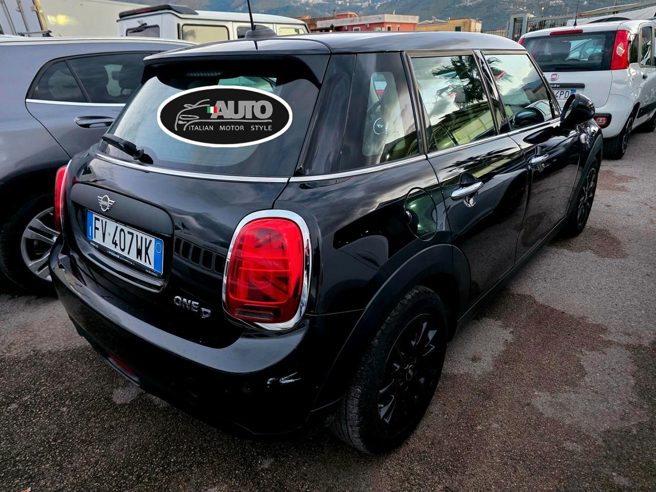 Mini One D 5 PORTE BAKER STREET