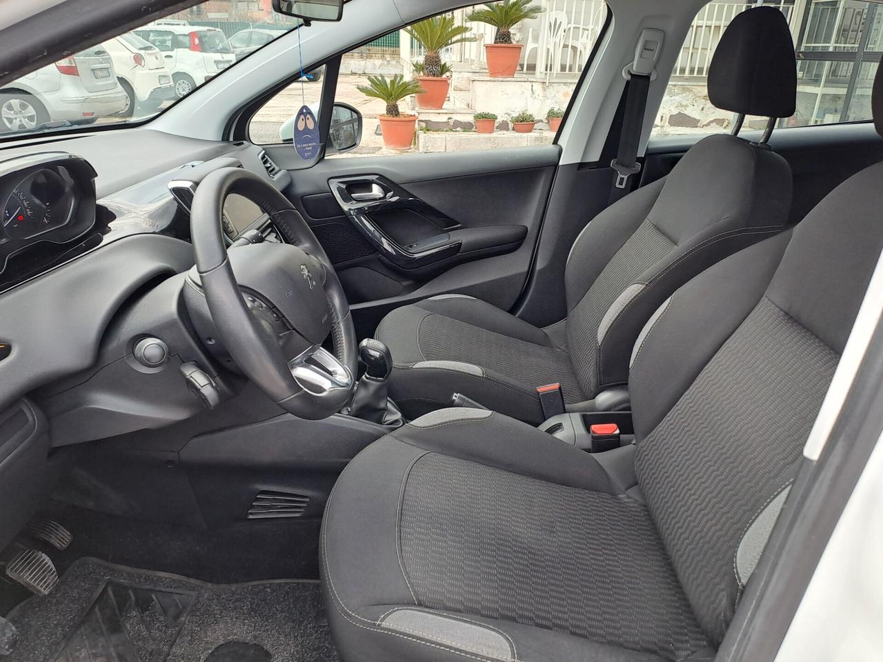 Peugeot 208 BlueHDi 75 Allure Restayling