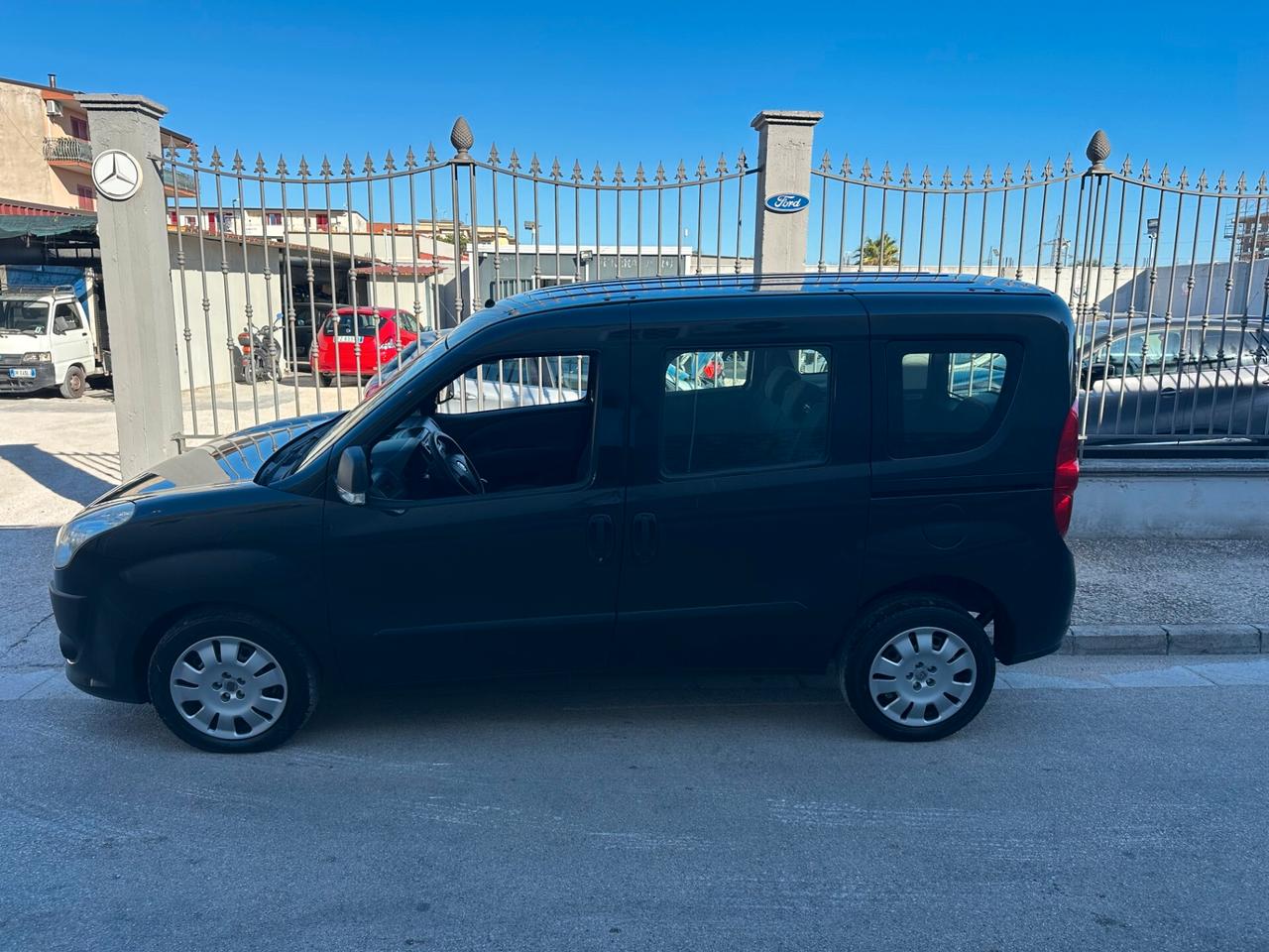 Fiat Doblo 1.6 MJT 105 Cv Emotion 5 Posti Vettura
