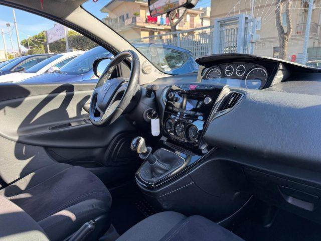 LANCIA Ypsilon 1.2 69 CV 5 porte GPL Ecochic Gold