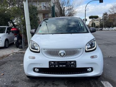 Smart ForTwo 1.0 71cv Coupe Clima cambio Auto Full led tetto panoramico