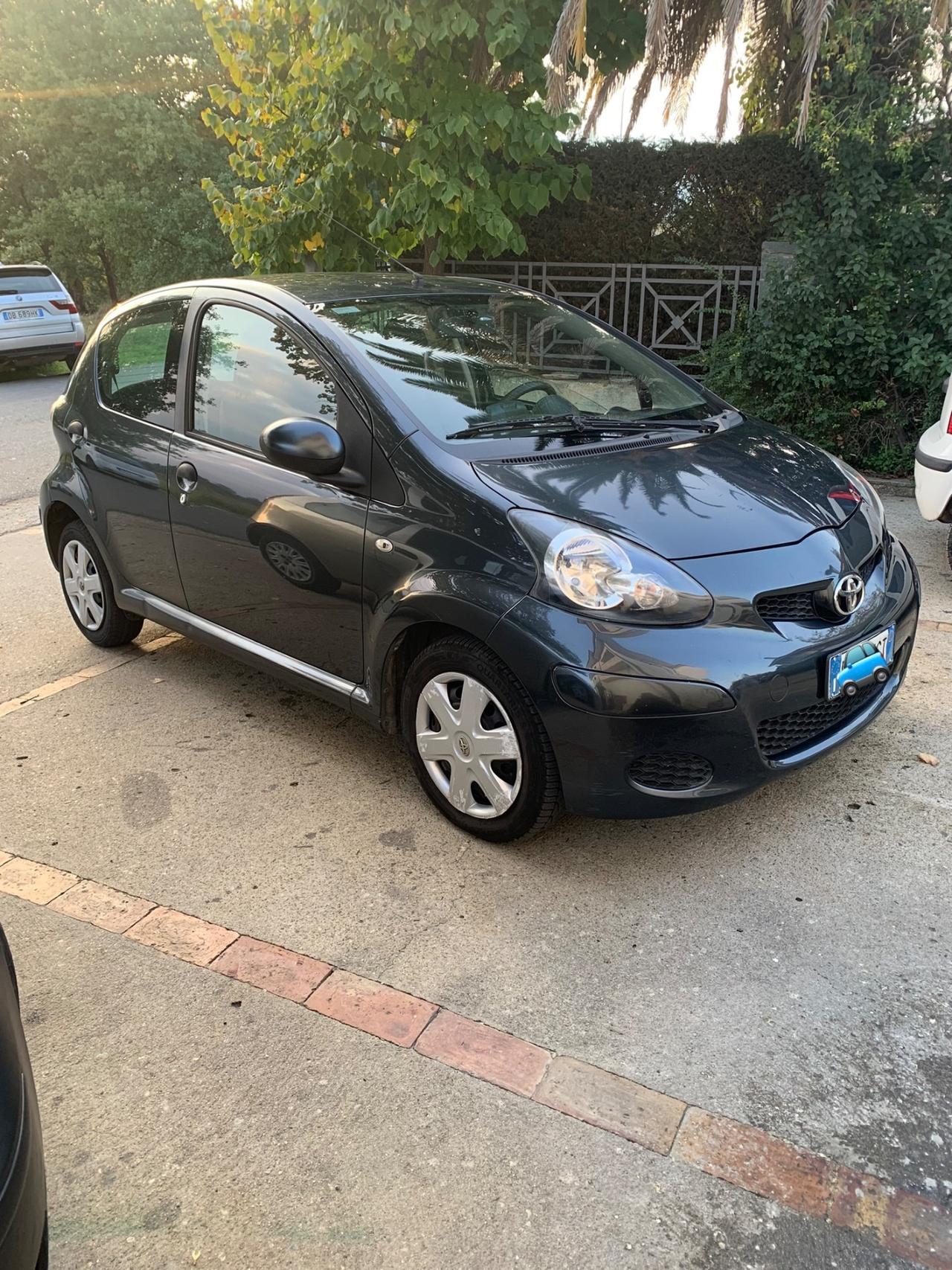 Toyota Aygo 1.0 12V VVT-i 5 porte Deep Ocean Connect