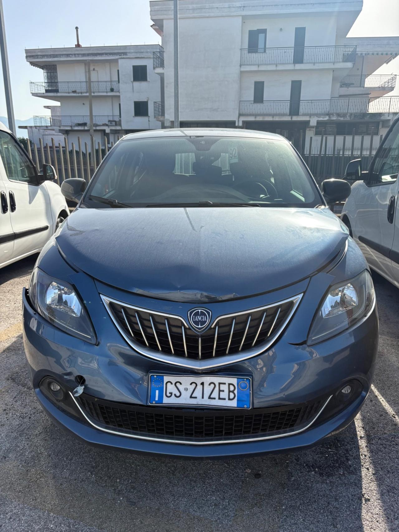 Lancia Ypsilon 1.0 Firefly Hybrid Gold 70CV