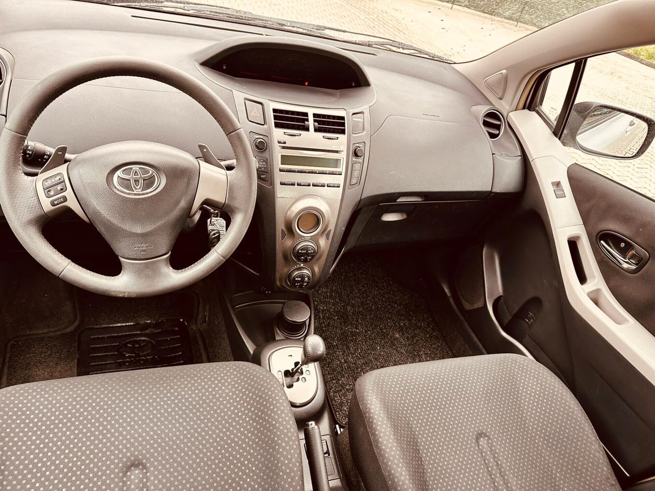 Toyota Yaris 1.4 D-4D CAMBIO AUTOMATICO DPF 5 porte Sol