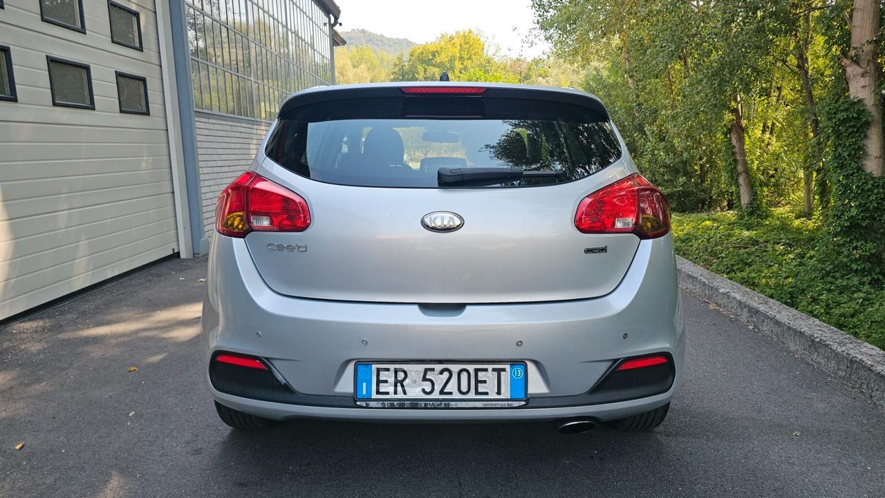 Kia Ceed cee'd 1.4 CRDi 5 porte Cool --OK NEOPATENTATI--