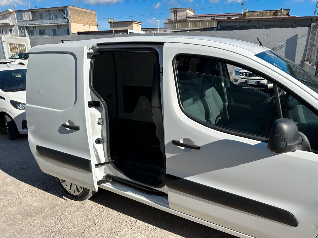 Peugeot Partner 1.6 Hdi 92 Cv 2014 3 Posti