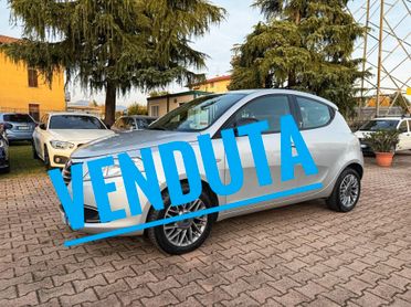 Lancia Ypsilon 1.2 69 CV 5 porte S&S Gold OK NEOPATENTATI