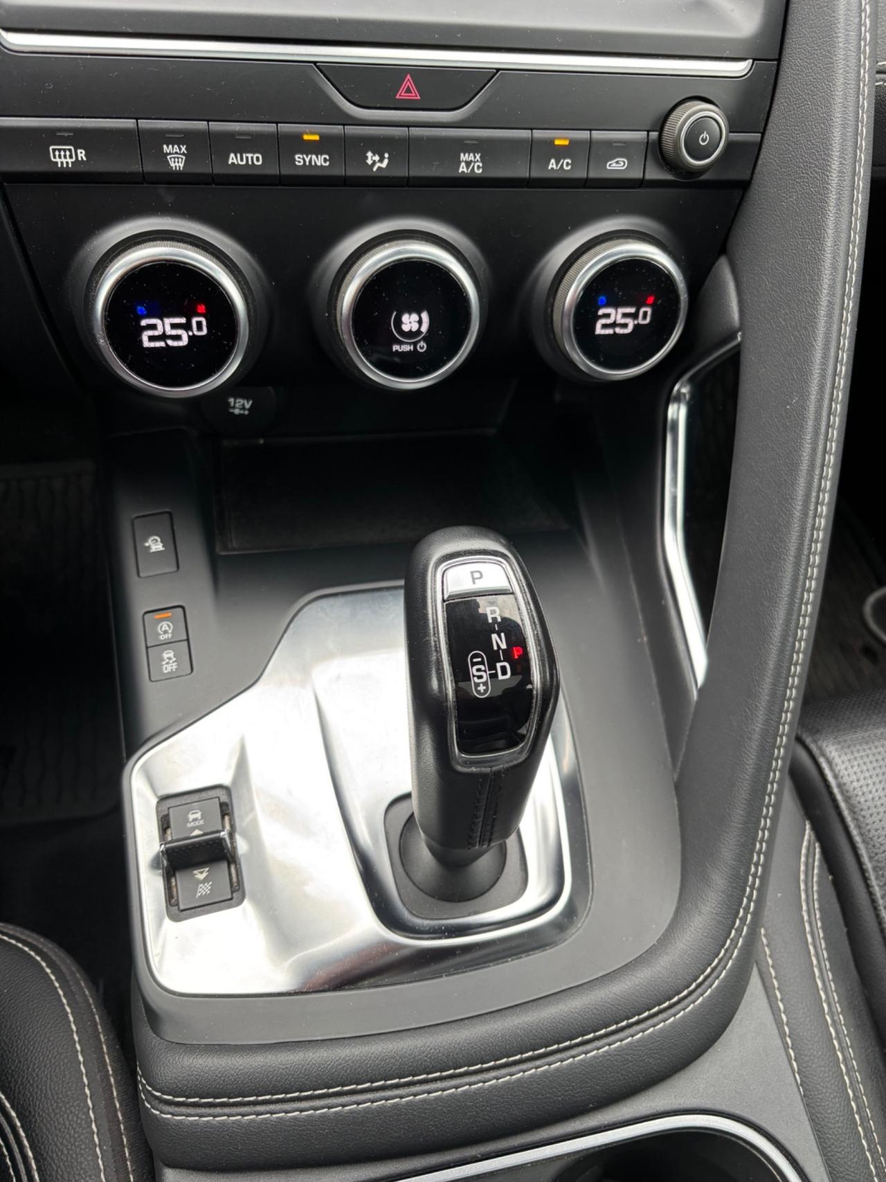 Jaguar E-Pace 2.0D 150 CV AWD aut. R-Dynamic S