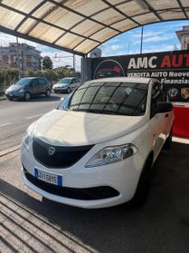 Lancia Ypsilon 1.0 FireFly 5 porte S&S Hybrid - NEOPATENTATI - AZIENDALE