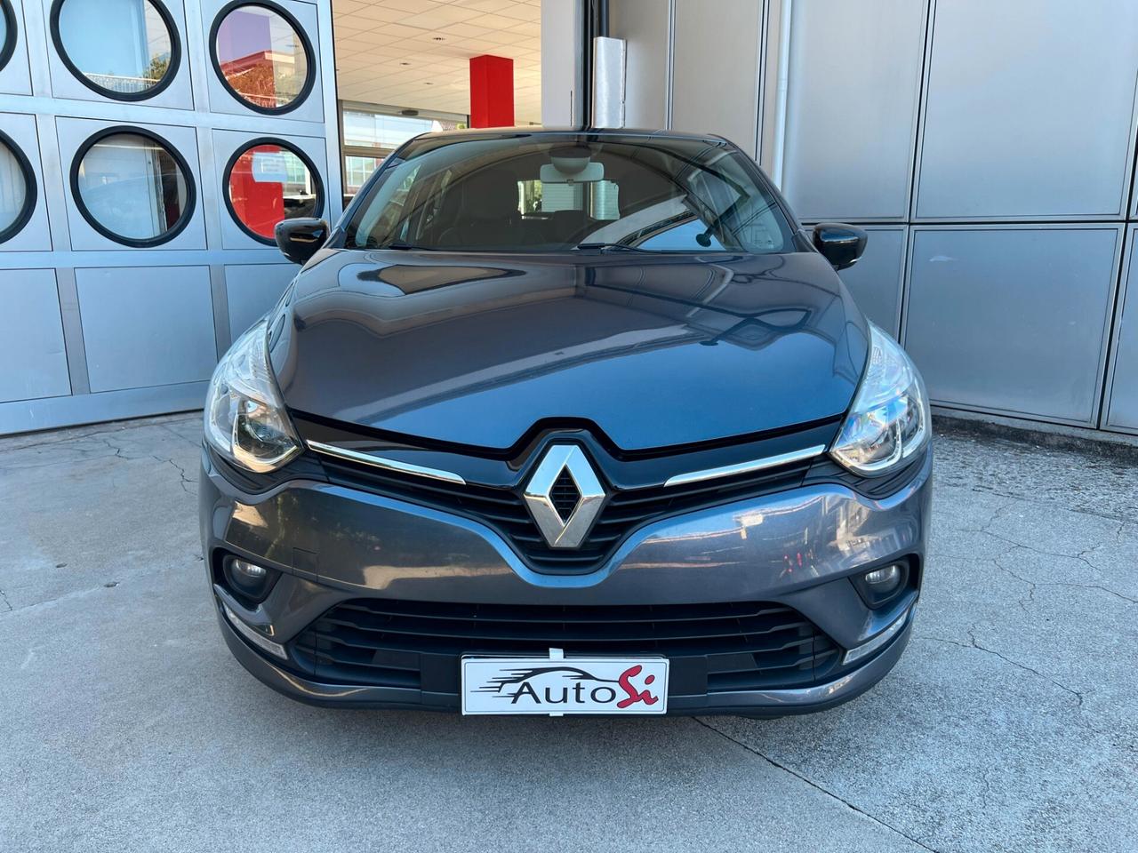 Renault Clio dCi 8V 75 CV 5 porte Moschino Life