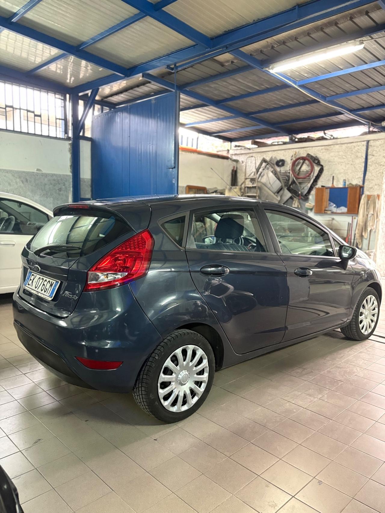 Ford Fiesta 1.2 benzina 5 porte