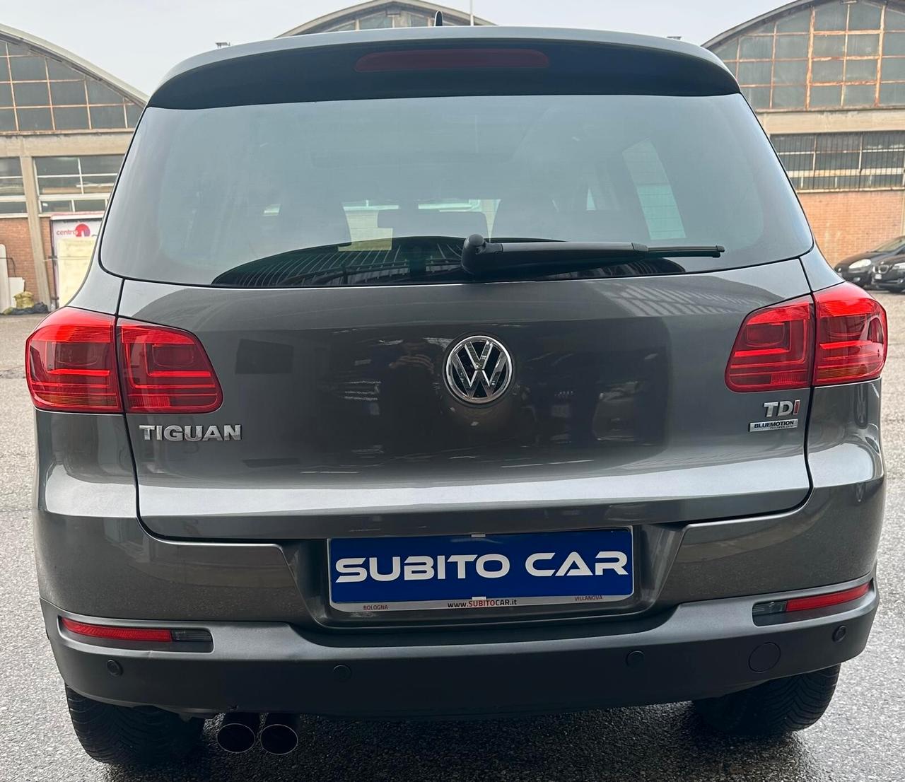 Volkswagen Tiguan 2.0 TDI Plus 110 CV Sport & Style BlueMotion Tech. TETTO APRIBILE E TUTTI TAGLIANDI VW