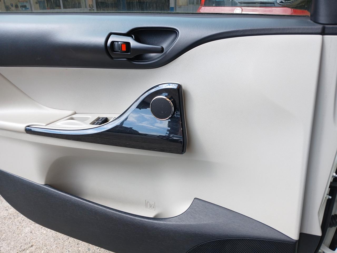 Toyota iQ 1.0 CVT Sol***AUTOMATICA 4 POOSTI ** KM 7 1 . 0 0 0 !!!!!*** 4 POSTI