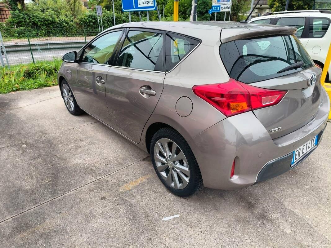 Toyota Auris 1.8h Active eco 5p
