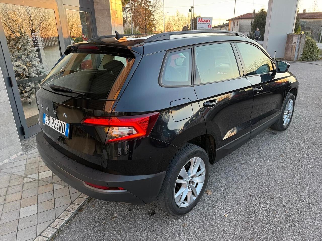 Skoda Karoq 1.6 Diesel Cambio Automatico Neopatentati
