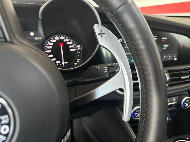 ALFA ROMEO Giulia 2.0 Turbo 280 CV AT8 AWD Q4 Veloce in arrivo