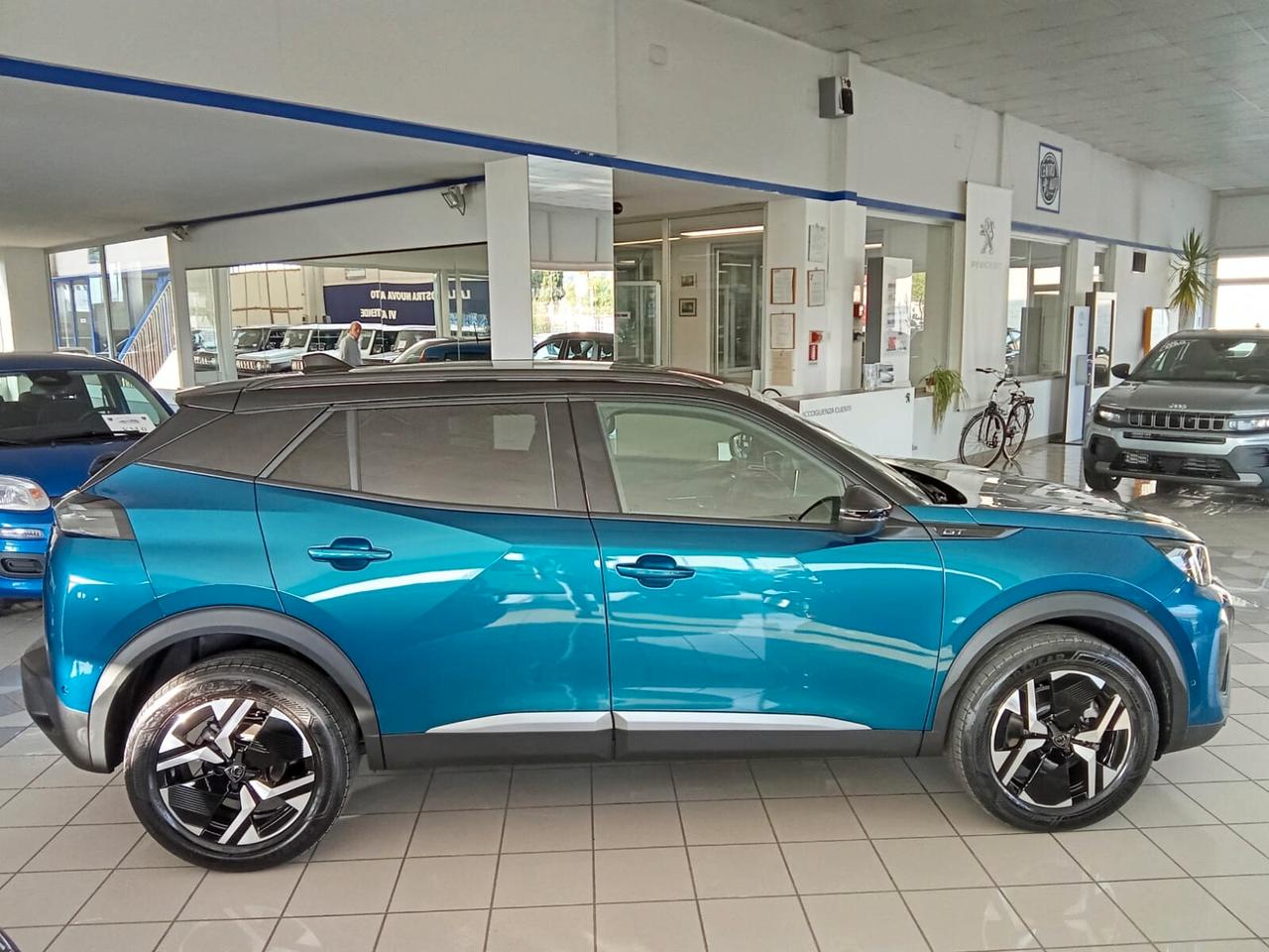 Peugeot 2008 Hybrid 145 e-DCS6 GT