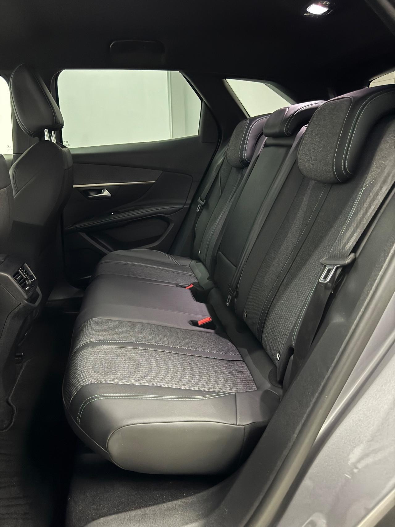 Peugeot 3008 BlueHDi 130 S&S EAT8 Allure