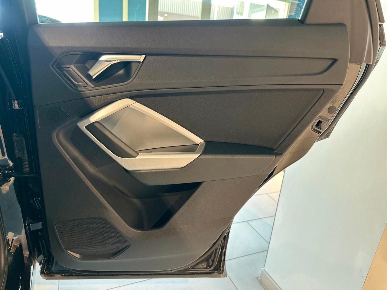 Audi Q3 35 TDI S tronic Business