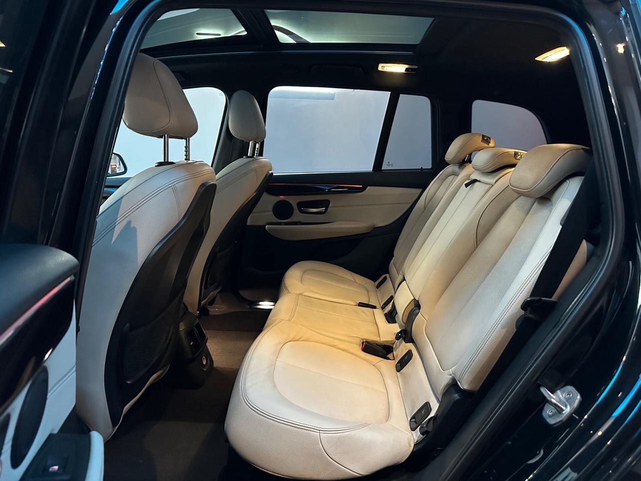 Bmw Serie 2 Gran Tourer 218d Luxury 7 POSTI