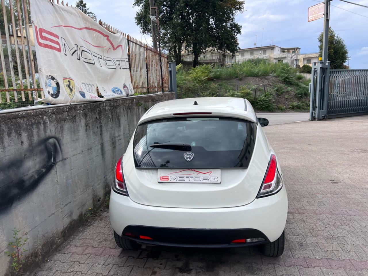 Lancia Ypsilon 1.2 69 CV 5 porte S&S Gold+Blockshaft