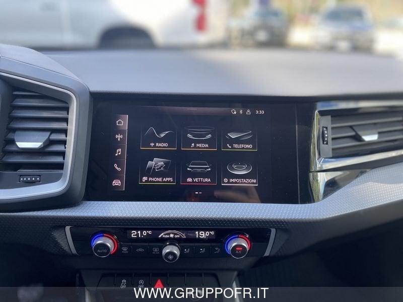 Audi A1 citycarver 30 TFSI Identity Contrast