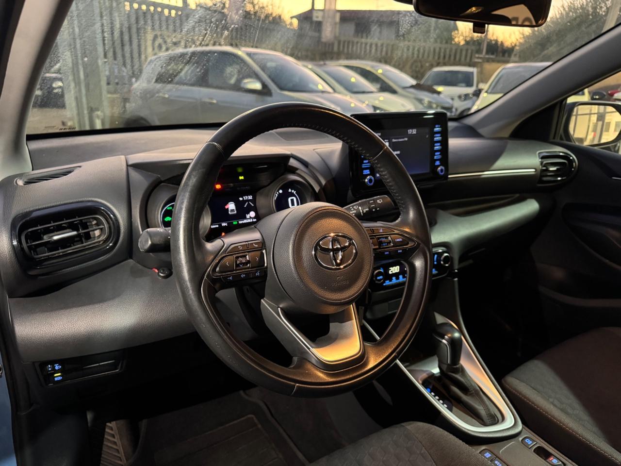 Toyota Yaris 1.5 Hybrid PROMO! FULL LED!