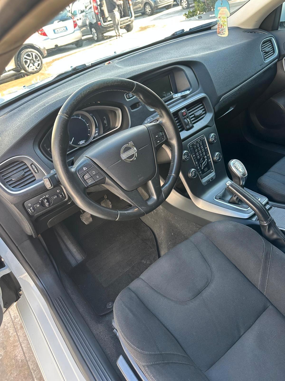 Volvo V40 D2 1.6 Summum