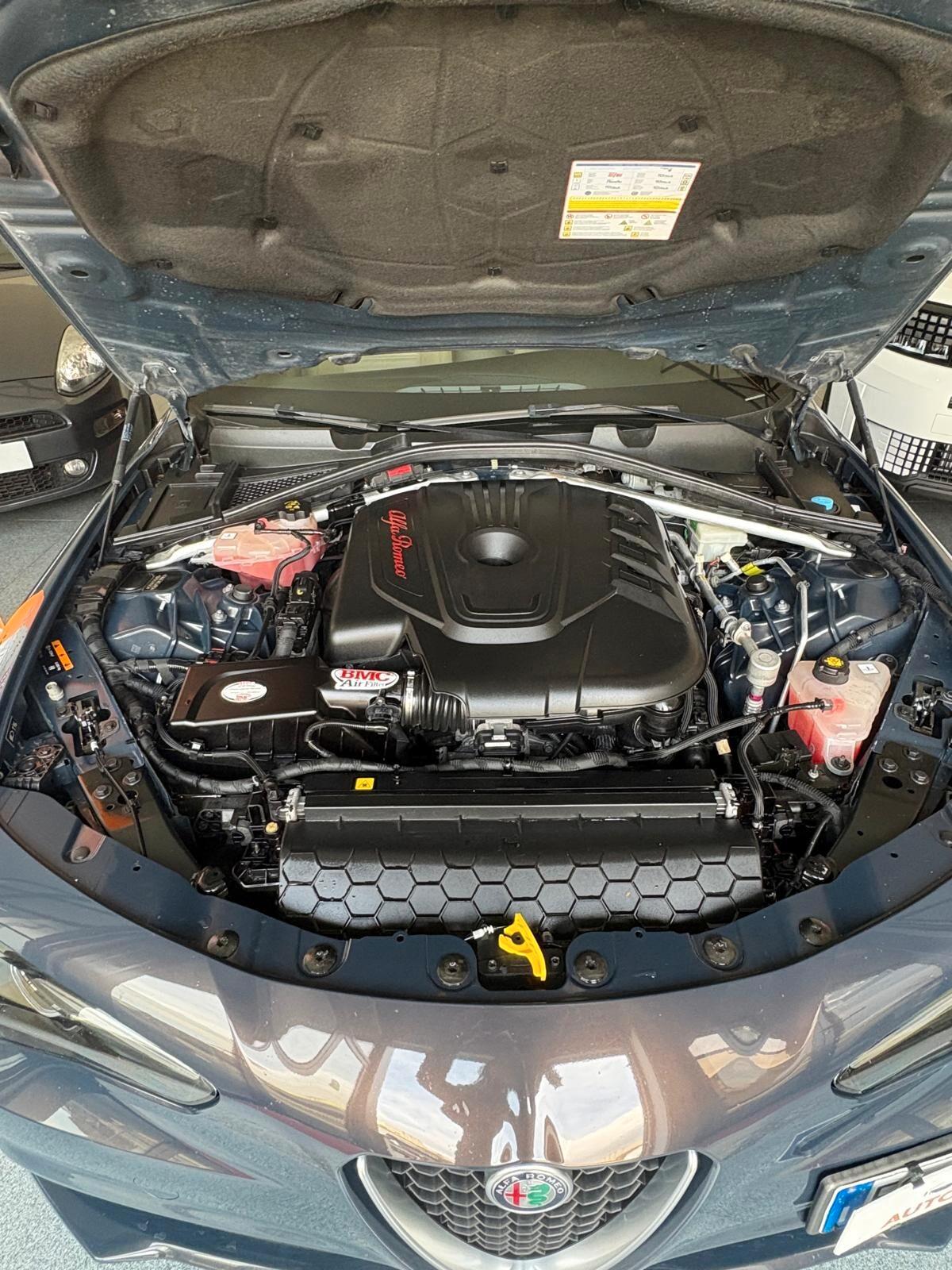 Alfa Romeo Giulia 2.2 Turbodiesel 210 CV AT8 AWD Q4 Veloce