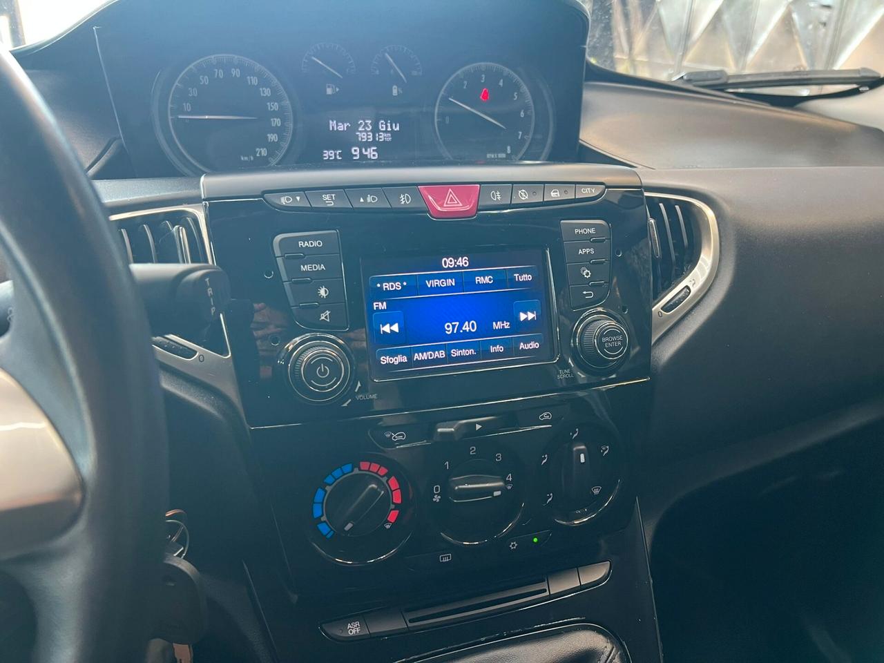 Lancia Ypsilon 1.0 FireFly 5 porte S&S Hybrid Ecochic Silver