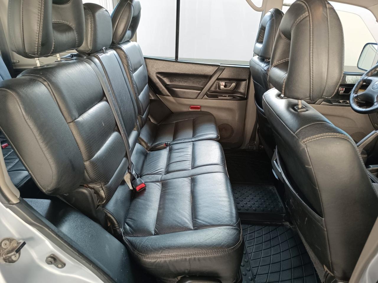 Mitsubishi Pajero 3.2 16V DI-D 5p. Instyle - 7 POSTI - ASI